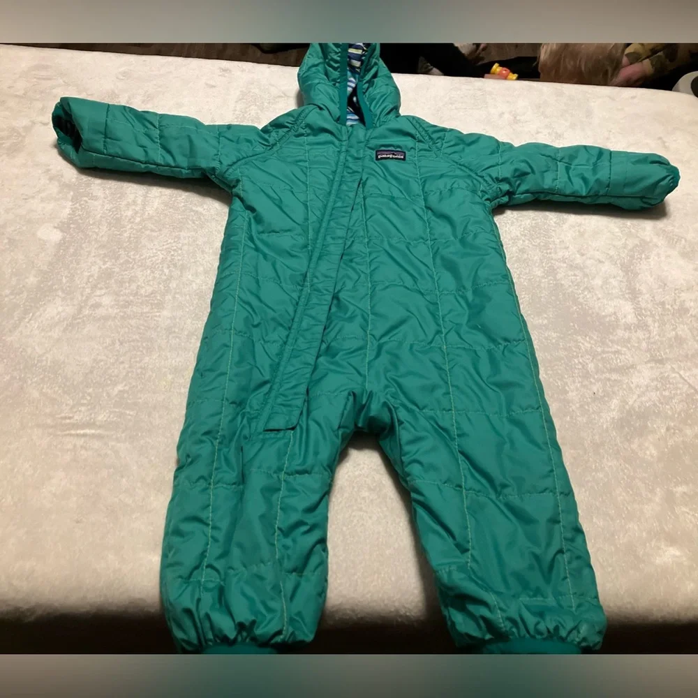 Patagonia reversible snowsuit - Picture 2 of 5